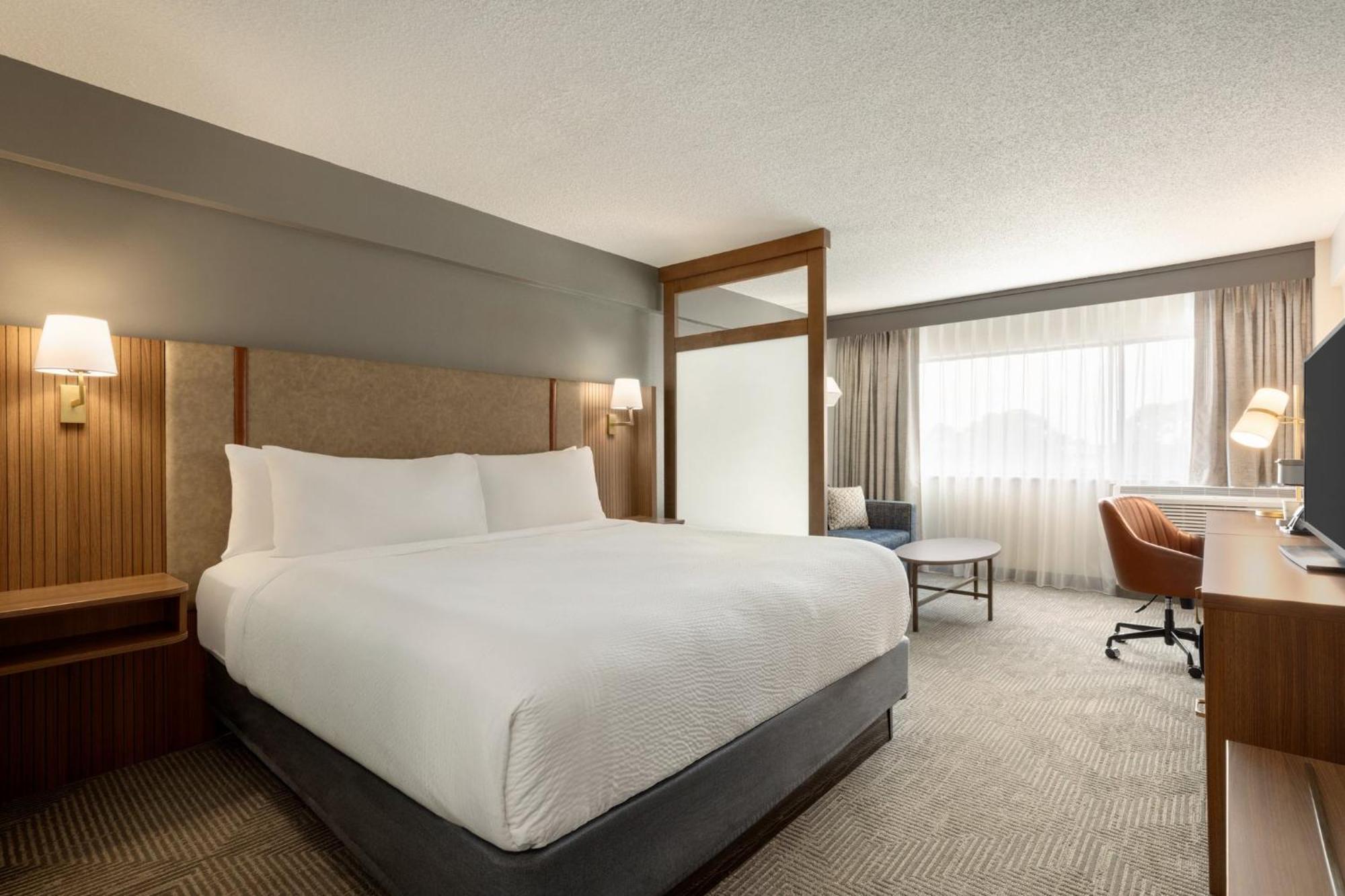 Holiday Inn Virginia Beach - Norfolk By Ihg Exterior photo